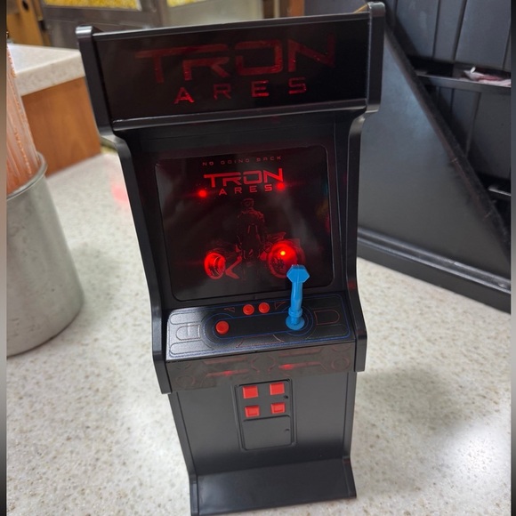 Tron Ares Popcorn Bucket / Tron Ares Light Up Popcorn Bucket / Ares Arcade - Picture 4 of 4